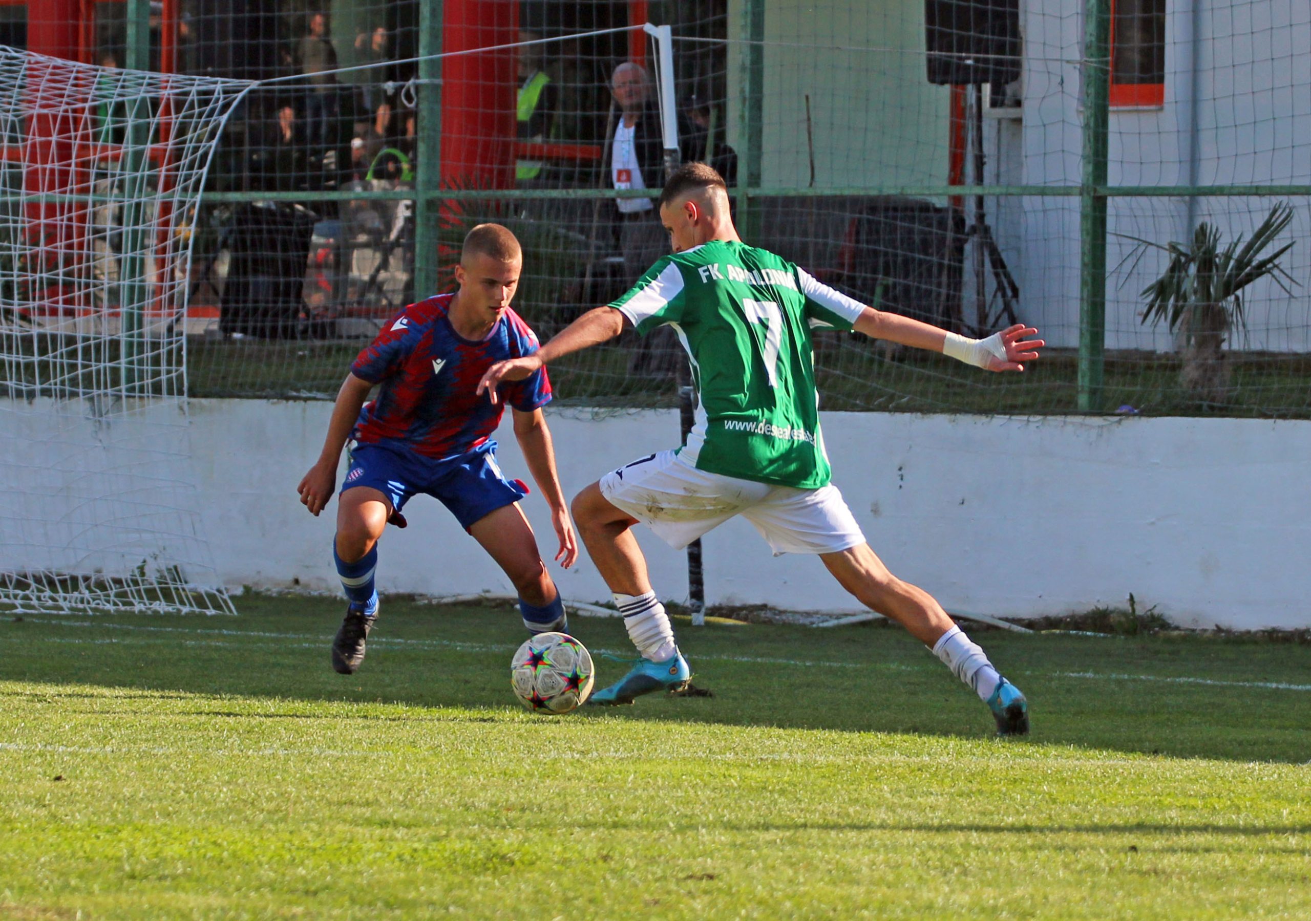 Foto të sulmuesit të U19 FK Apolonia-Xhovalin Trifoni